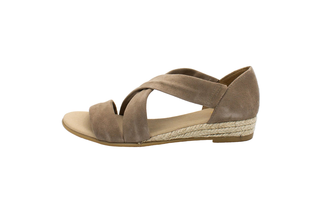 Sandali incrociati in camoscio Isabella beige