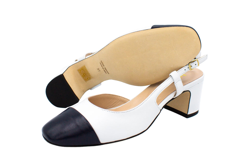 Slingback in pelle con punta a contrasto bianco blu