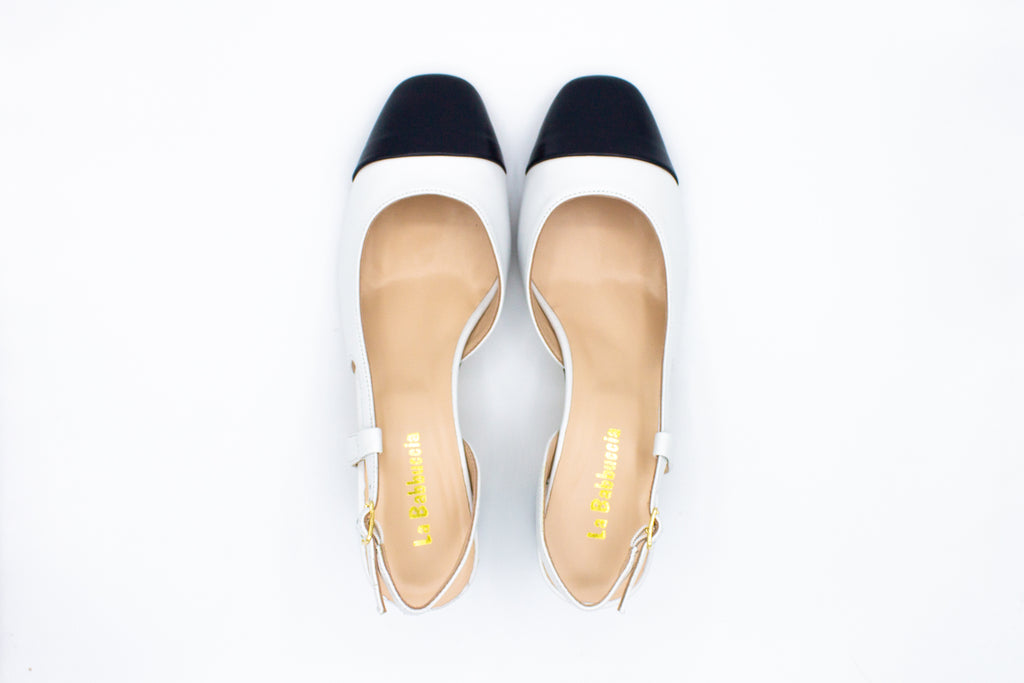 Slingback in pelle con punta a contrasto bianco blu