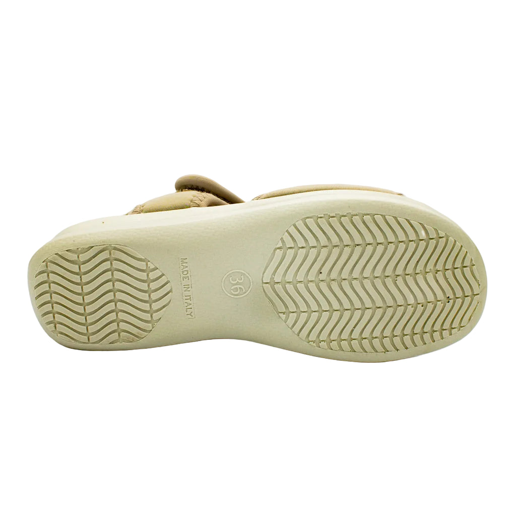 Sandali in tessuto elasticizzato con velcro beige