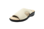 Ciabatte in tessuto elasticizzato con zeppa beige