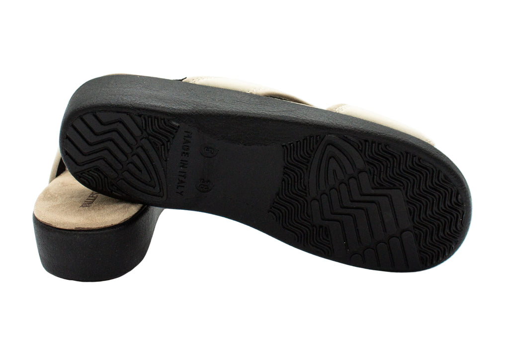 Ciabatte in tessuto elasticizzato con zeppa beige