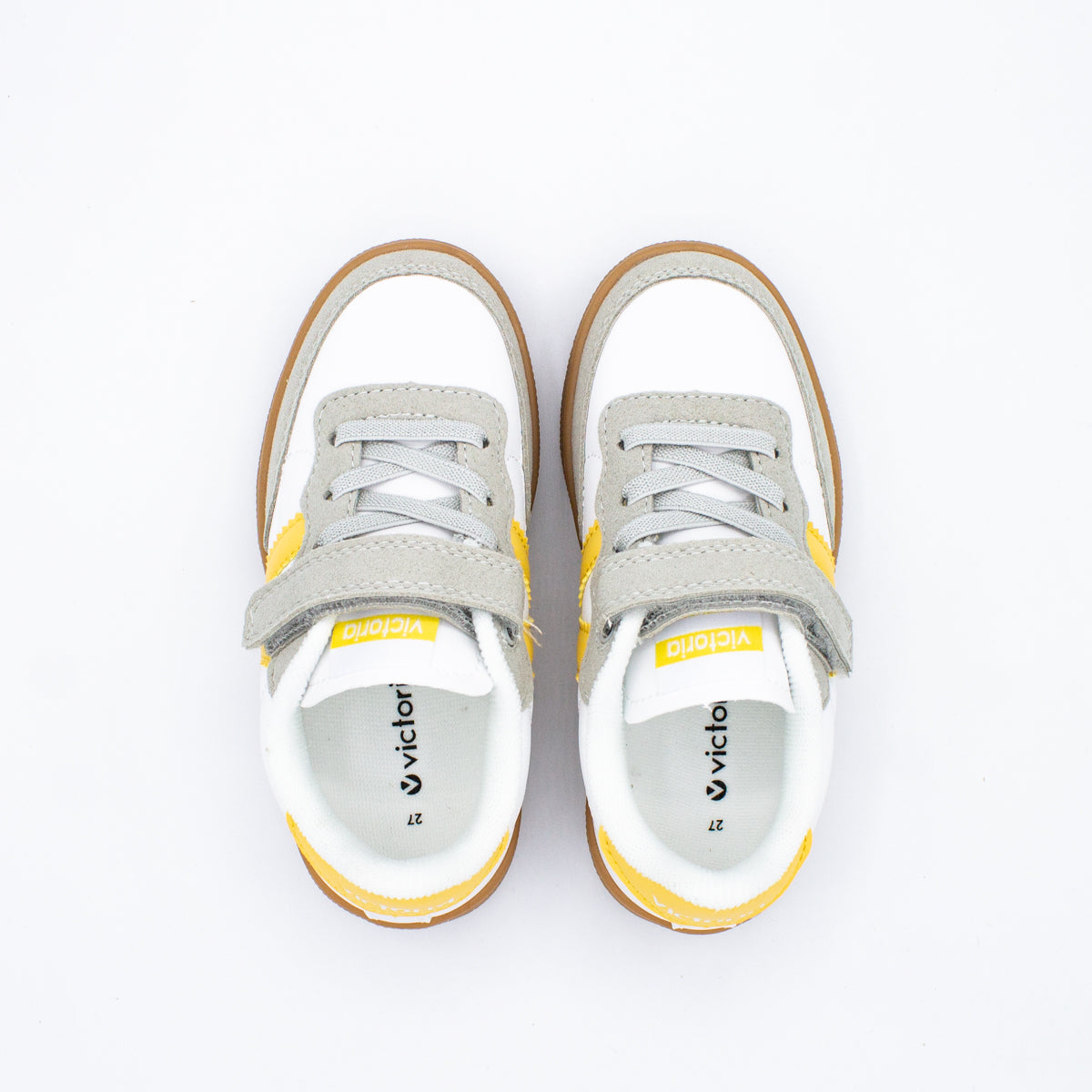 Sneakers with elastic laces and velcro
