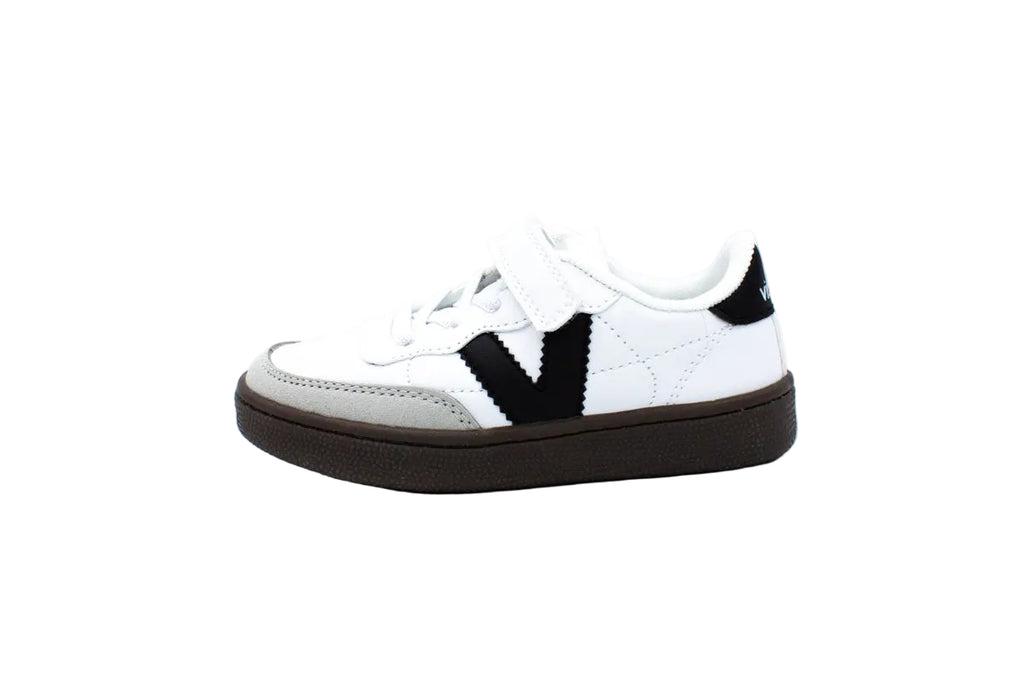 Sneakers with elastic laces and hook-and-loop closure