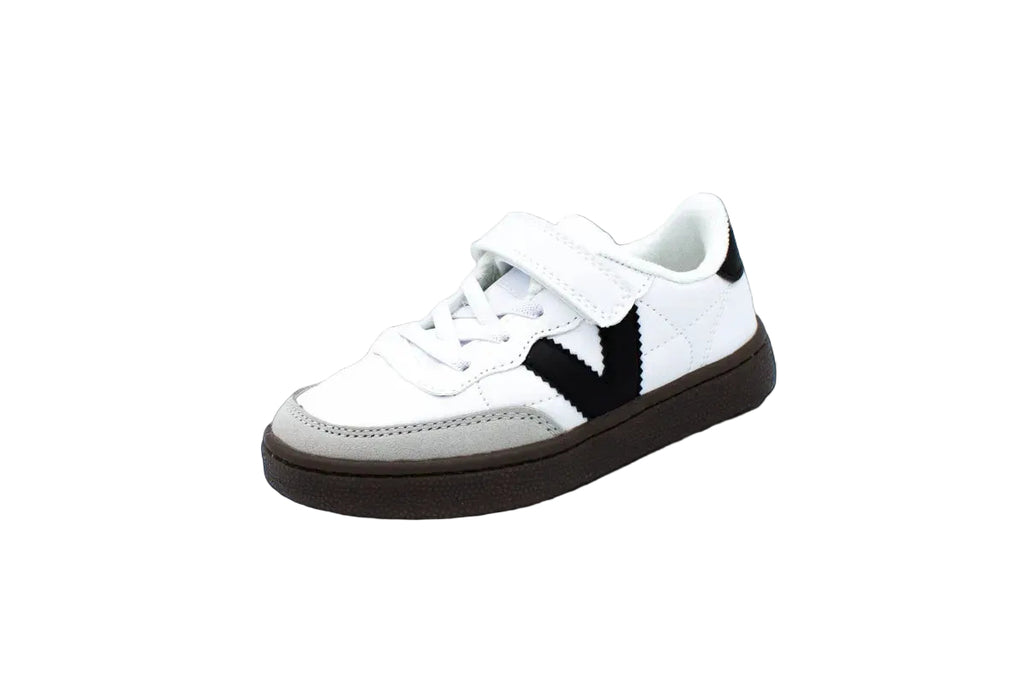 Sneakers with elastic laces and hook-and-loop closure