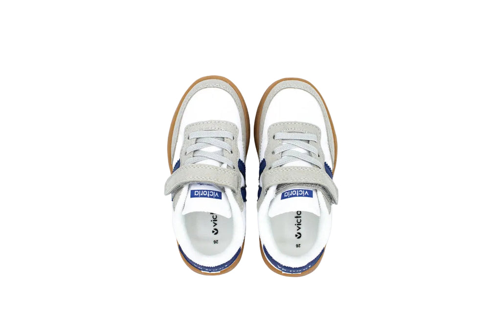 Sneakers with elastic laces and velcro
