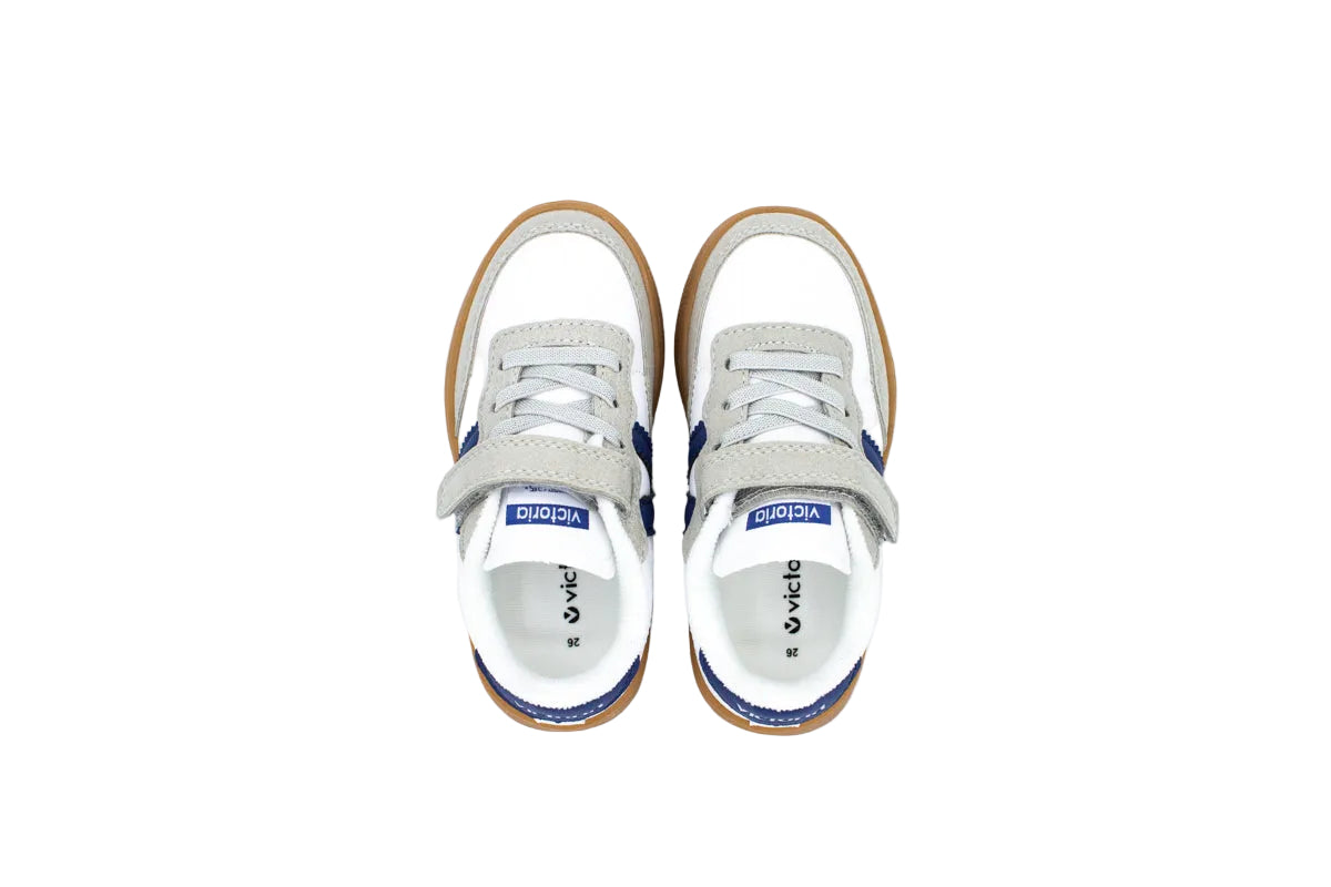 Sneakers with elastic laces and velcro