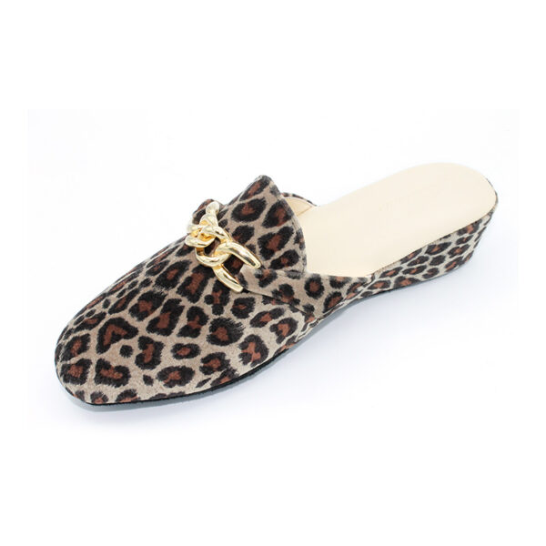 Pantofola in camoscio stampa animalier con morsetto